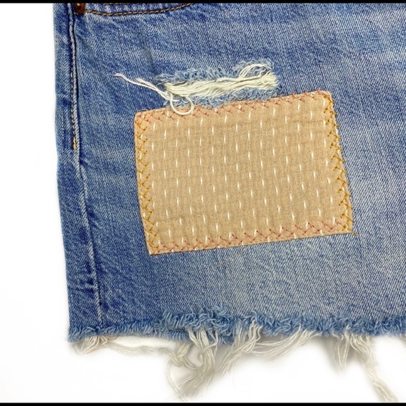 Levi’s 501 Glow Patchwork Shorts 24 Distressed - Picture 11 of 15